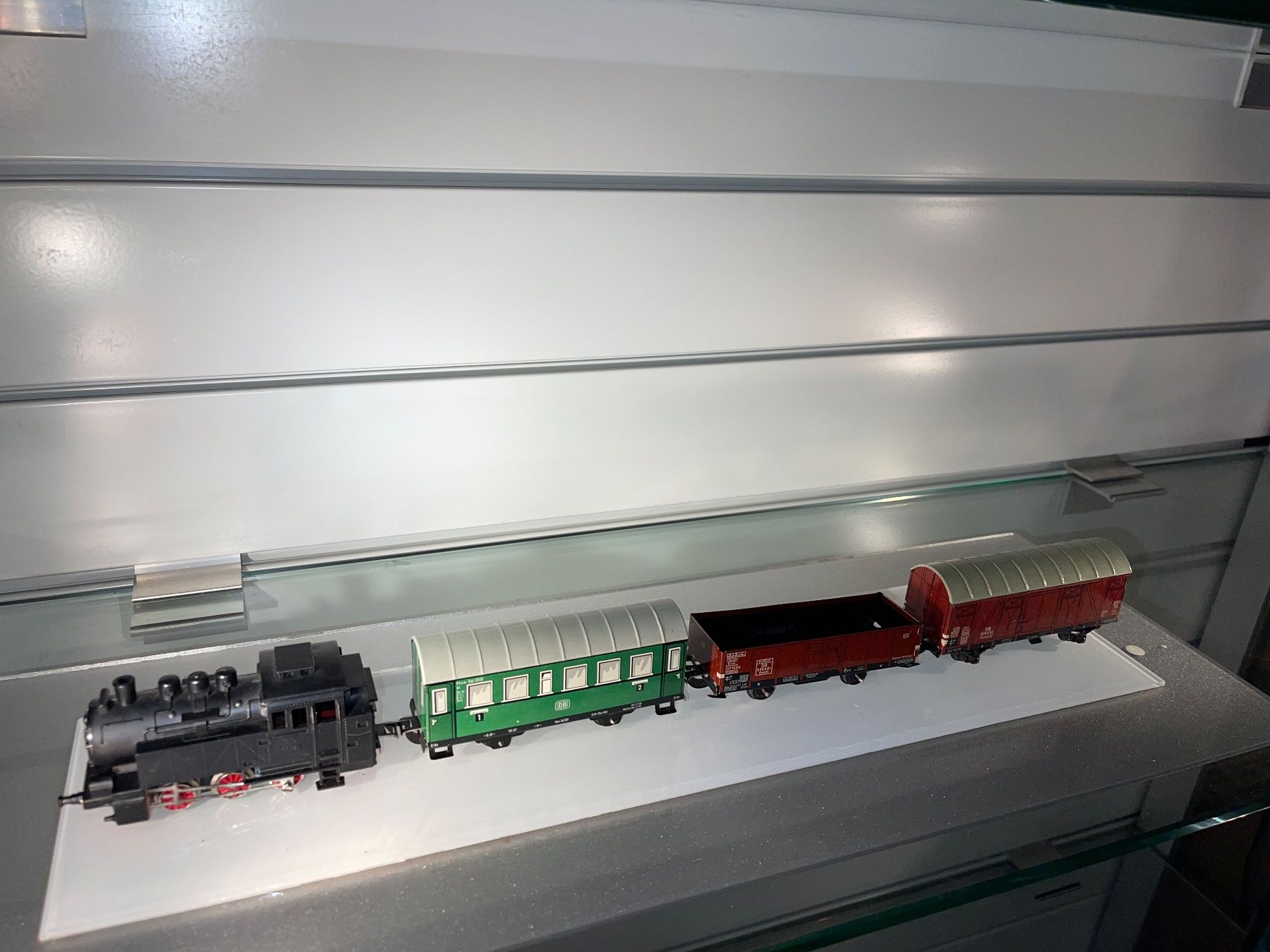 Modelleisenbahnen: BUB Eisenbahn HO Dampflok mit Wagen, Schienen, Trafo – Gebraucht aus Siebnen von speedy63 7