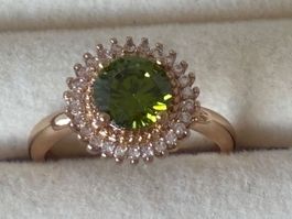 Luxus Elegante Gr.19/9 Ring Farbe: Gold/ Grün Zirkonia