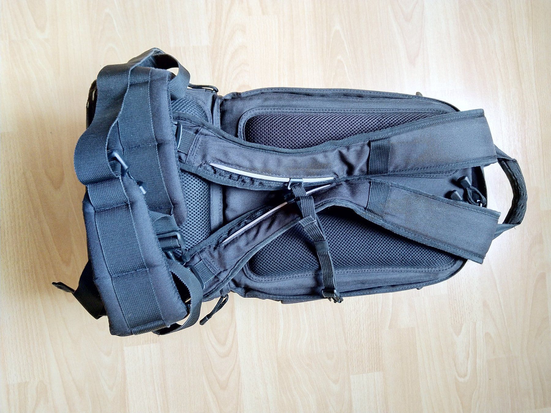 Hama Zaini: Fotorucksack HAMA Daytour 230 4-Side Loader Backpack – Usato da Romanshorn venduto da Stubsinator 2