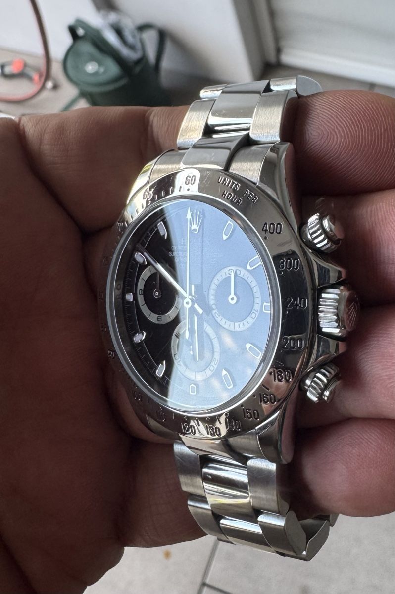 Rolex Orologi: Rolex Daytona Ref.: 116520 mit CH-Papiere – Usato da Chur venduto da lucretiawatches 1