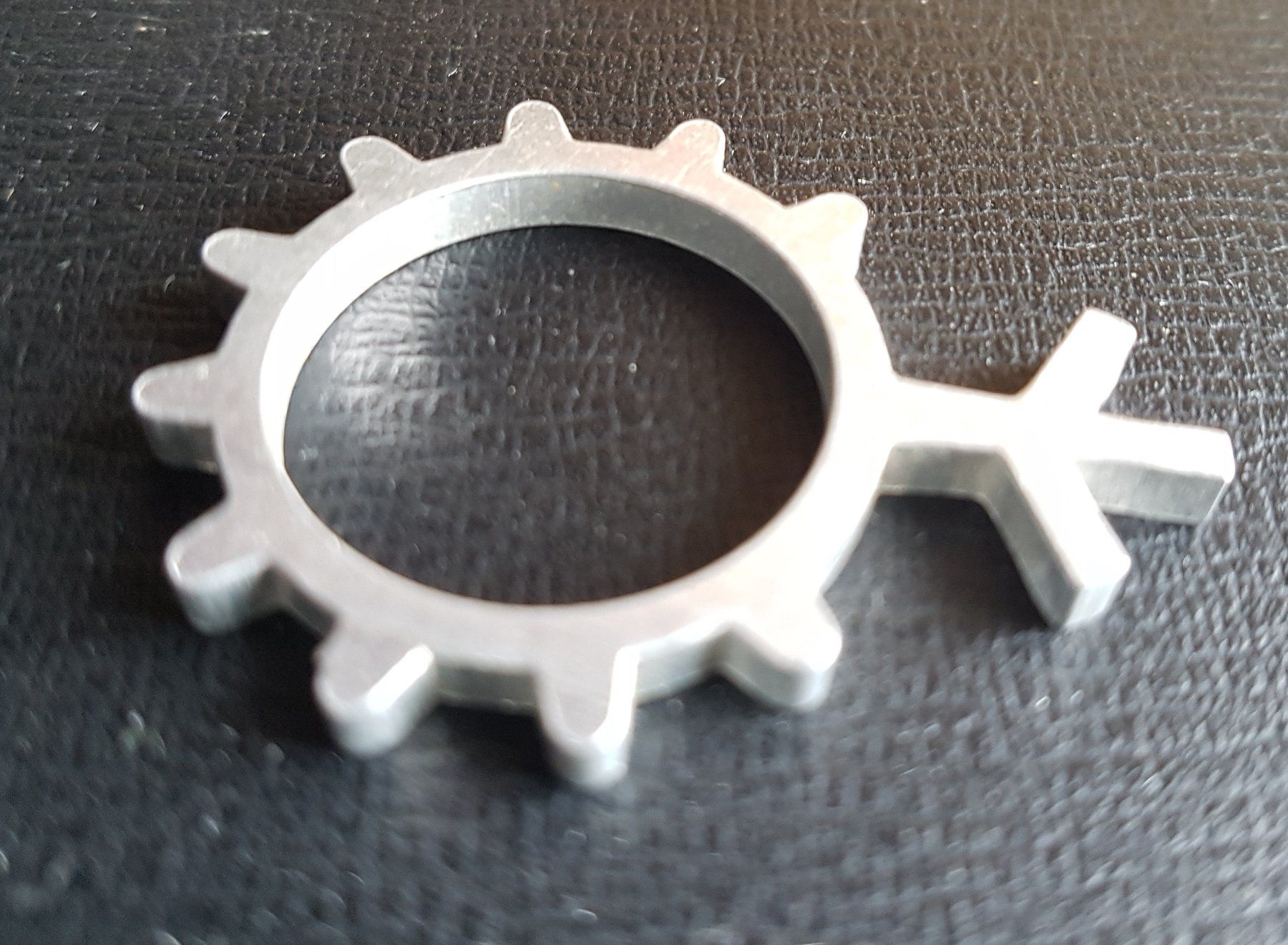 Bagues: Ring Bague mit Symbol – D'occasion à Tavannes par Cire 2