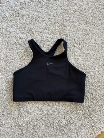 Nike top