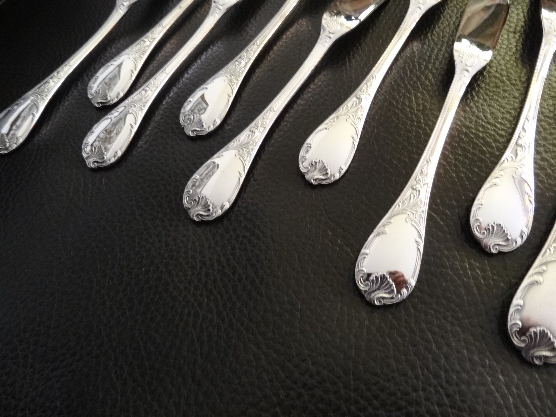 Christofle Set di posate: Christofle Marly 12x couteaux à poisson – Nuovo (secondo la descrizione) da Morges venduto da bijouxsterling2019 1