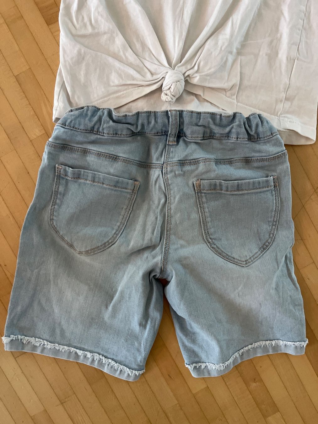 Kleiderpakete & -sets: Kleiderset 128 Shorts & Shirt – Gebraucht aus Horgen von Hoppelhase11 2
