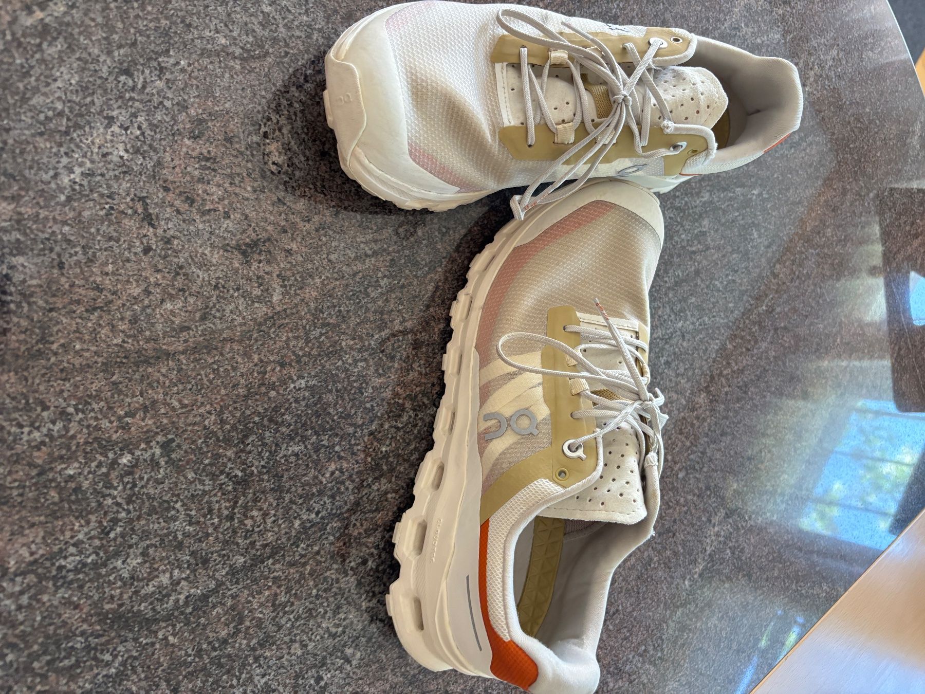 On Scarpe da donna: On Schuhe Gr. 40,5 – Usato da Hasliberg-Hohfluh venduto da hasliberg79 1