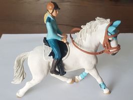 Schleich Tiere, Set Pferd / Turnierreiterin, 42111