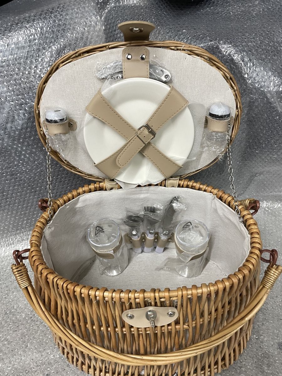 Set di piatti: Picknickkorb – Nuovo e nell'imballaggio originale da Buhwil venduto da ossy67 1