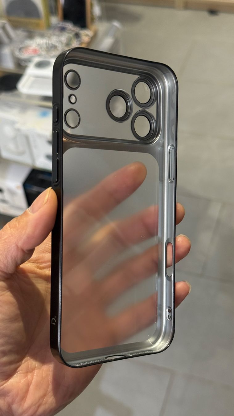 Covers & Schutzfolien: iPhone 18 pro - Coque avec protection camera – Neu und originalverpackt aus Morges von DigiAC 3