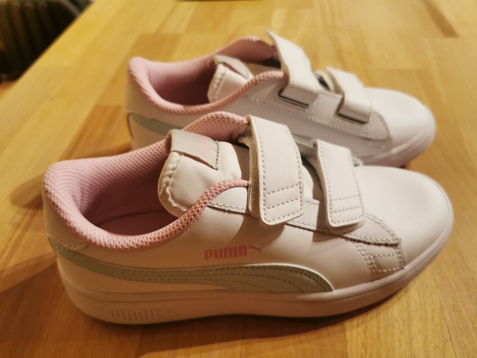 Puma Scarpe per ragazze: Puma Turnschuhe softfoam Grösse 33 – Nuovo (secondo la descrizione) da Grindelwald venduto da Sala33