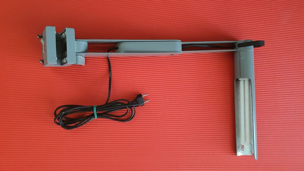 Lampe de bureau années 80 compartiments en plastique