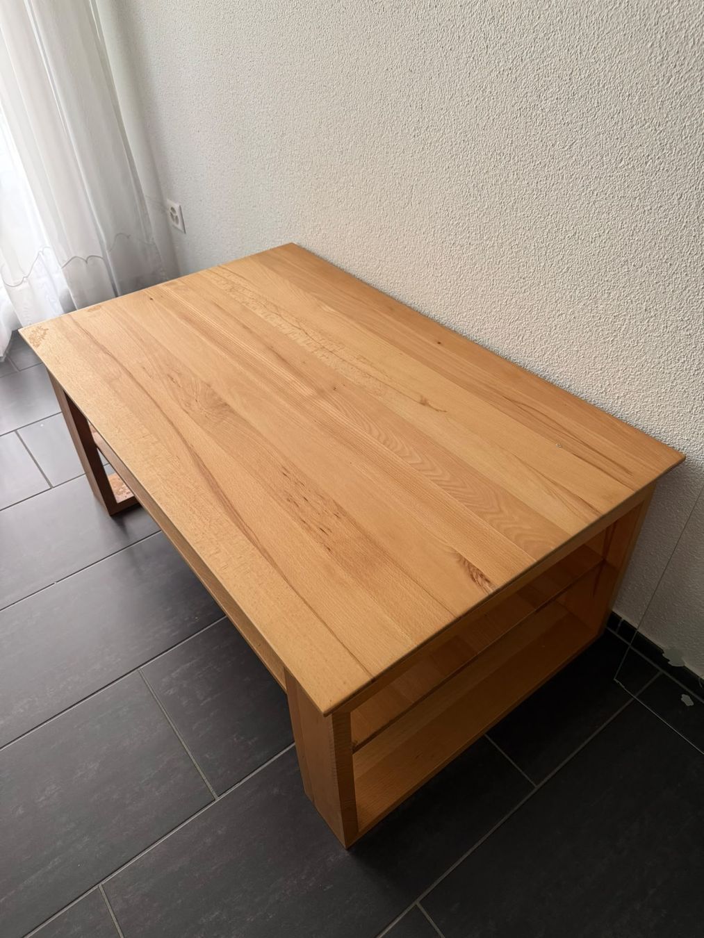 Tische: Massiver Couchtisch aus Eiche – Gebraucht aus Killwangen von golfiktdi
