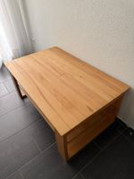 Massiver Couchtisch aus Eiche