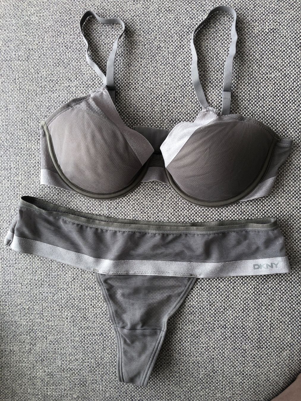 Altra biancheria intima: DKNY Set Bra + Pants 75B – Usato da Brugg AG venduto da Magna3