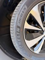 Pneus été Michelin 235/50 R19 99V
