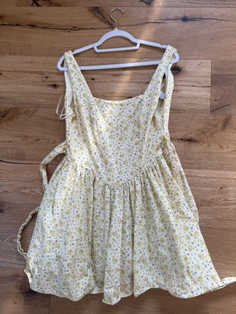 Kleid gelb geblümt Grösse 38 guter Zustand