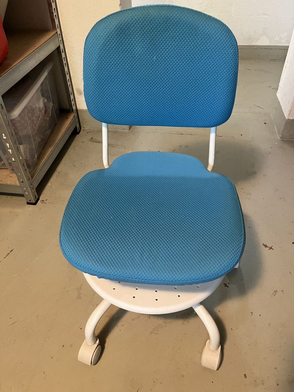 Ikea Sedie: Kinder Schreibtischstuhl hellblau VIMUND – Usato da Zumikon venduto da Jeuge