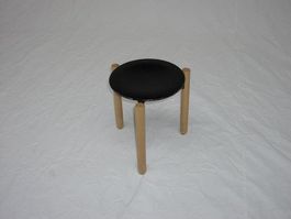 Thonet Hocker Holz schwarz (max. 85 Stk)