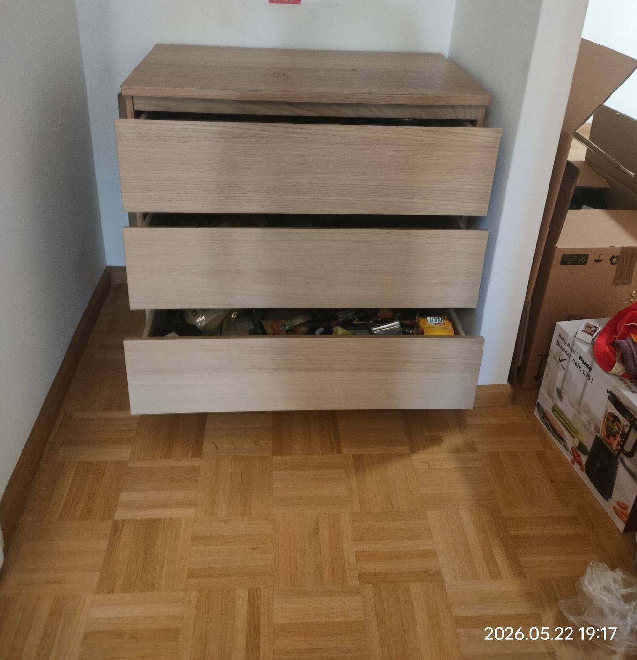 Cassapanche: chest with 3 drawers  – Nuovo (secondo la descrizione) da Basel venduto da vik_7qc8 1