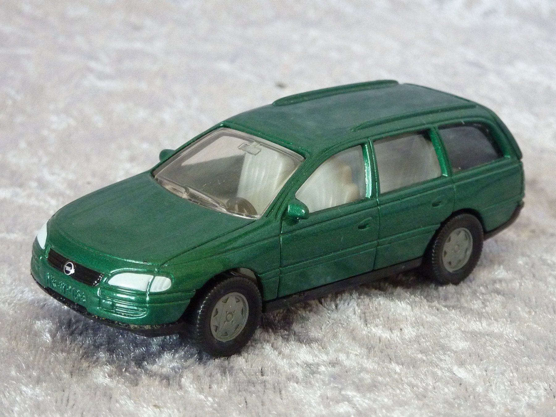 Siku Modellautos: Opel Omega Caravan 2.0 16V Siku – Gebraucht aus Dürrenäsch von Cobra1ch
