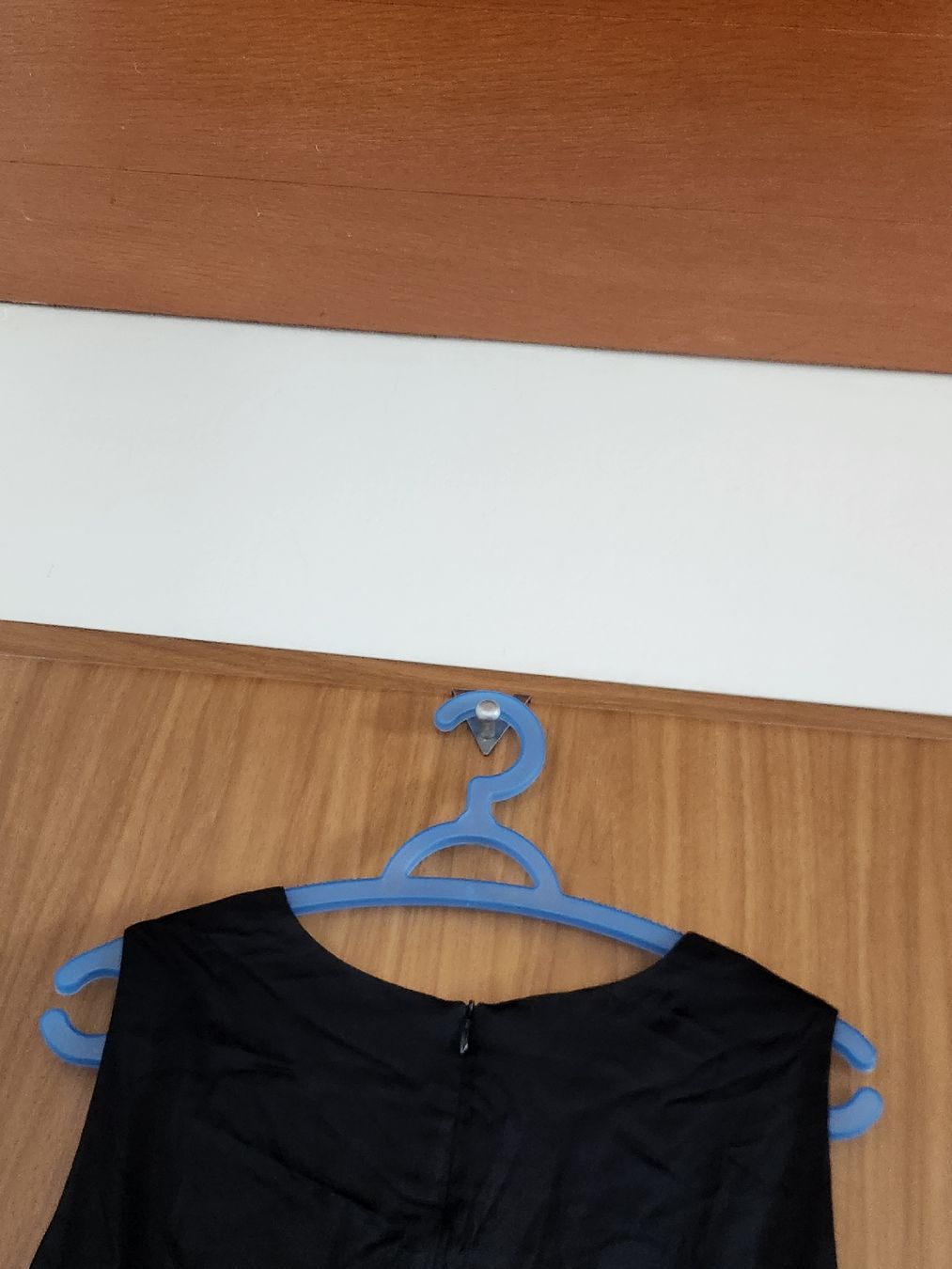 Cinque Vestiti: Robe noire CINQUE  viscose taille 42 chic et élégante. – Usato da Niedergösgen venduto da Eva2410 3