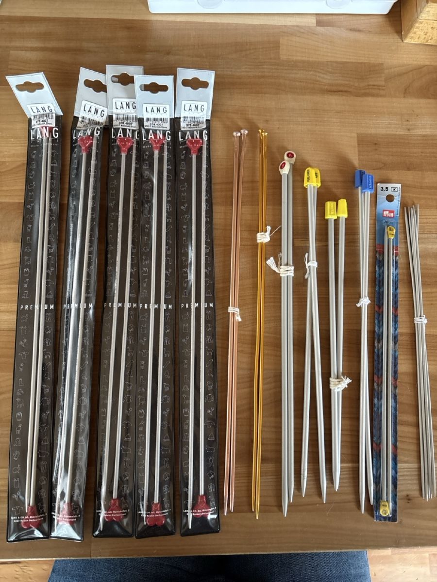 Ferri: Stricknadel Lot / Metall nadeln – Usato da Rümlang venduto da resale35