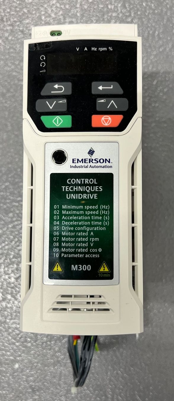 Elektronikbauteile: Frequenzumrichter Emerson Unidrive - Control Techniques – Gebraucht aus Romanshorn von DonRicardoo