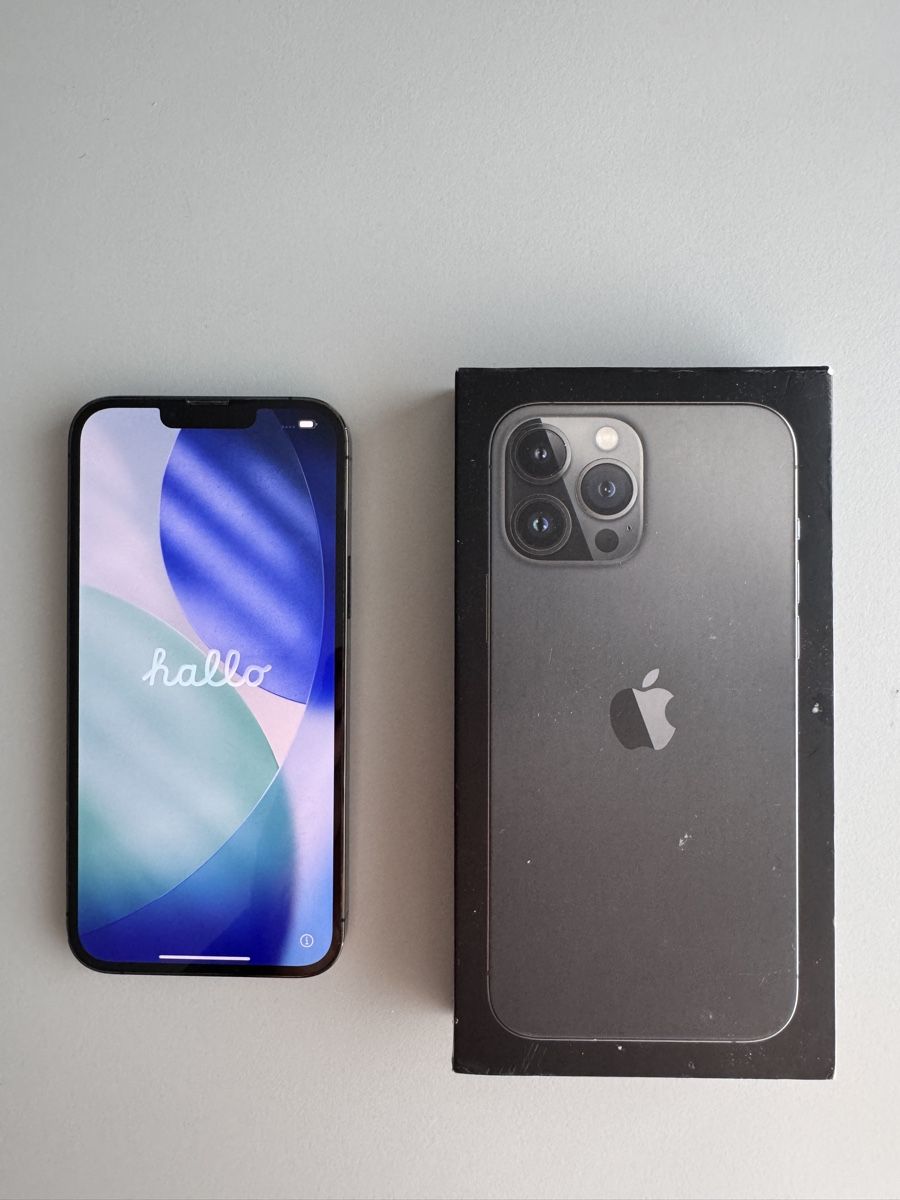 Apple Handys / Smartphones: Iphone 13 Pro Max 256 GB Graphite – Gebraucht aus Zürich von ArtByEsb