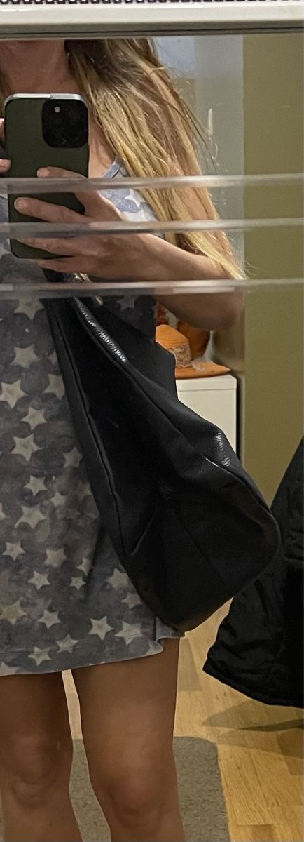 Borse da donna: Tasche/ Schwarze Ledertasche mit silberner Kette – Usato da Rüschlikon venduto da Lajniii 1