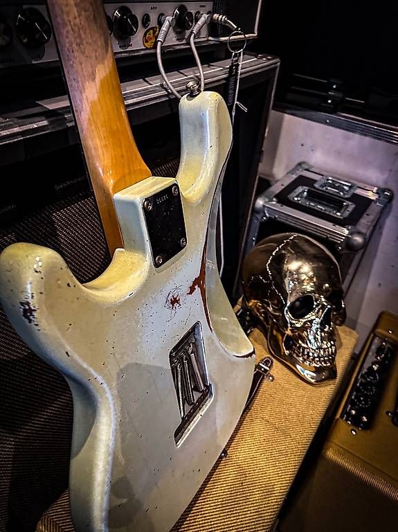 Fender Strumenti musicali: Partcaster stratocaser us parts – Usato da Montreux venduto da Alligator-AMPS 6