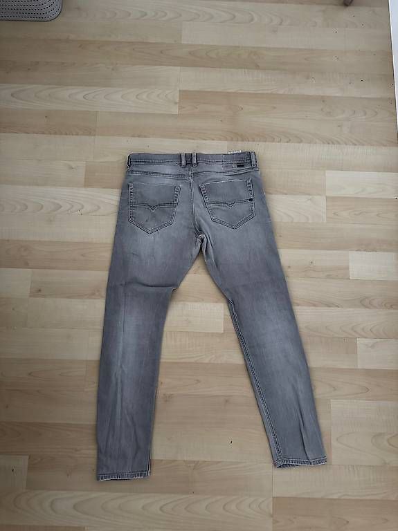 Pantaloni: Hosen Marke Diesel Grösse 33 – Usato da Kaiseraugst venduto da B.P.505 1