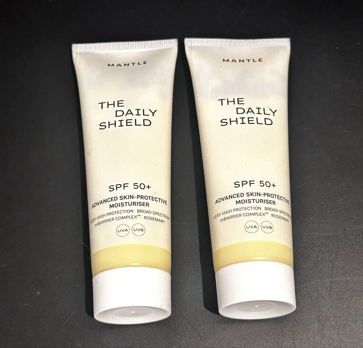 Cura del viso: Mantle The Daily Shield SPF 50+ Moisturizer – Nuovo (secondo la descrizione) da Haldenstein venduto da enie123