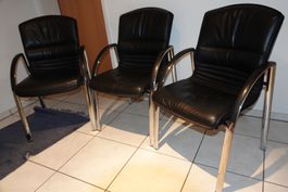 3 Giroflex Stühle,Leder schwarz,Gestell chrom, nur SFr.100,-