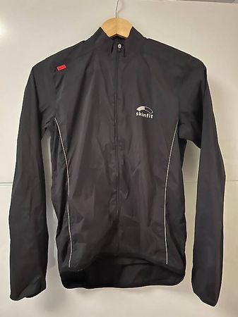 "Skinfit" - leichte Windjacke