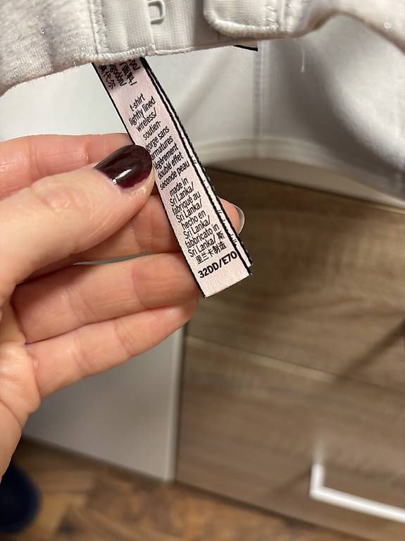 Altra biancheria intima: Victoria Secret BH Grösse 75D – Usato da St. Gallen venduto da mustang96 2