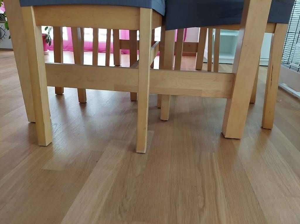 Tavoli: Tisch mit 7 Stühlen – Usato da Schlieren venduto da Nid_normal 4