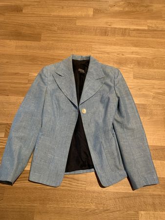 Schöne blaue Jacke fast nie getragen.