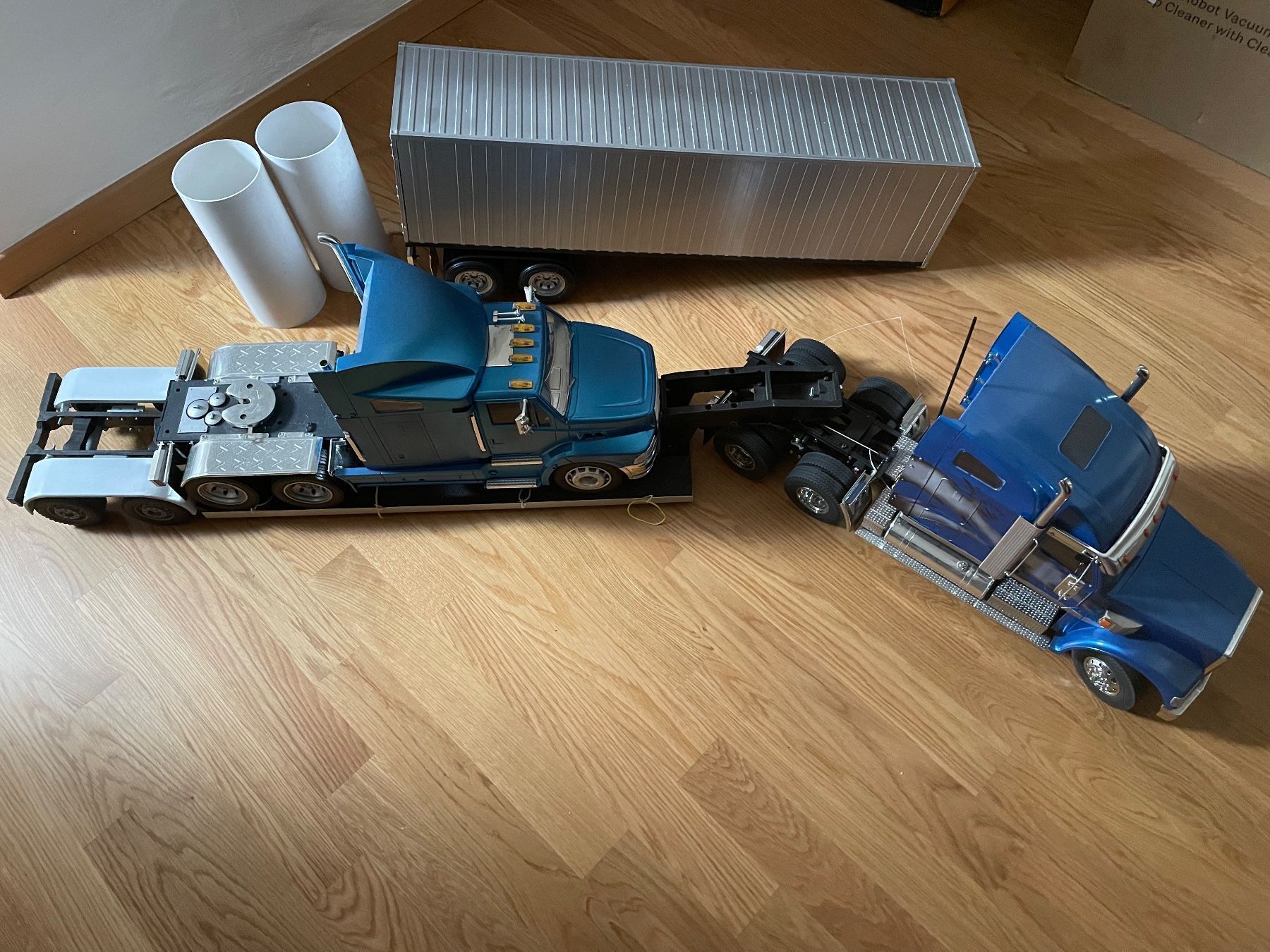 Tamiya Modellini d'auto: Schöne RC Truck Kombination – Usato da Buchs ZH venduto da Pitschpitsch