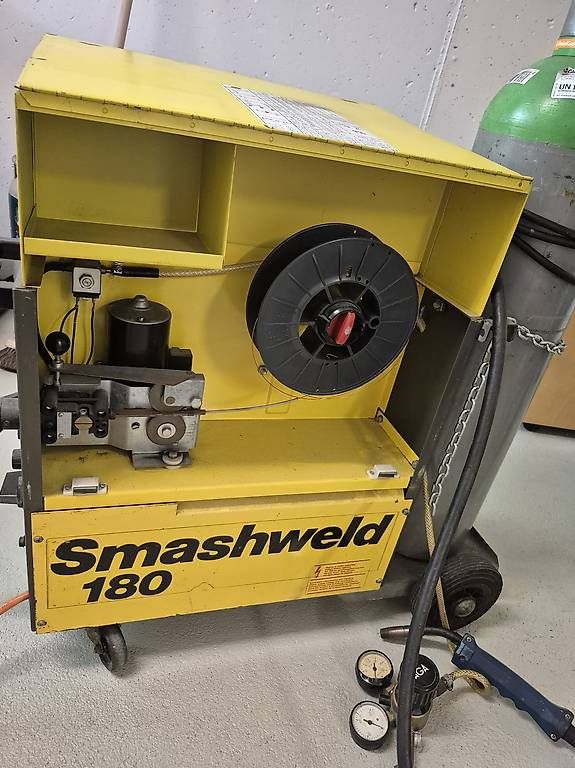 Saldatori: Schweissanlage Schutzgas 380V – Usato da Mägenwil venduto da InEcoTec 1