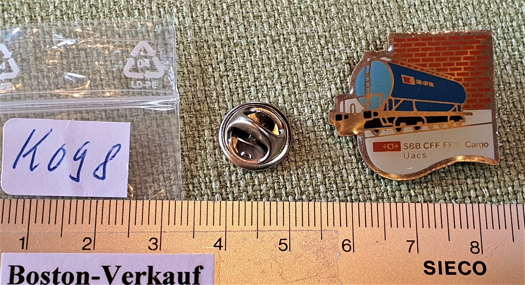 SBB/CFF/FFS Placchette & Badge: K098 - Pin SBB CFF FFS Cargo Uacs – Usato da Reinach BL venduto da Boston-Verkauf 1