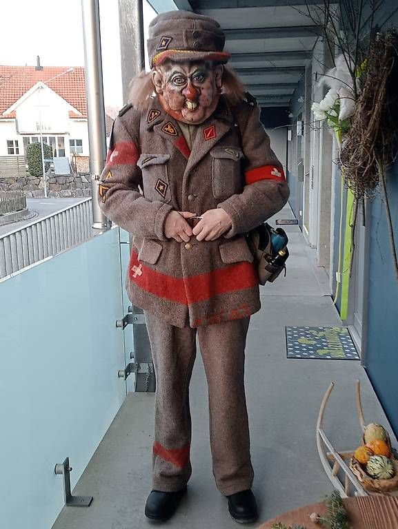 Costumi: Fastnachtskostüme – Usato da Rebstein venduto da Superhirn