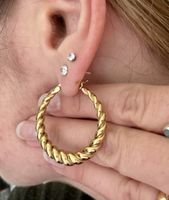 Elegante goldene Ohrringe, Creolen
