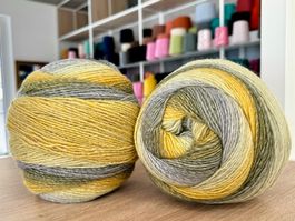 Strickwolle Farbverlauf 2 Knäuel 400g