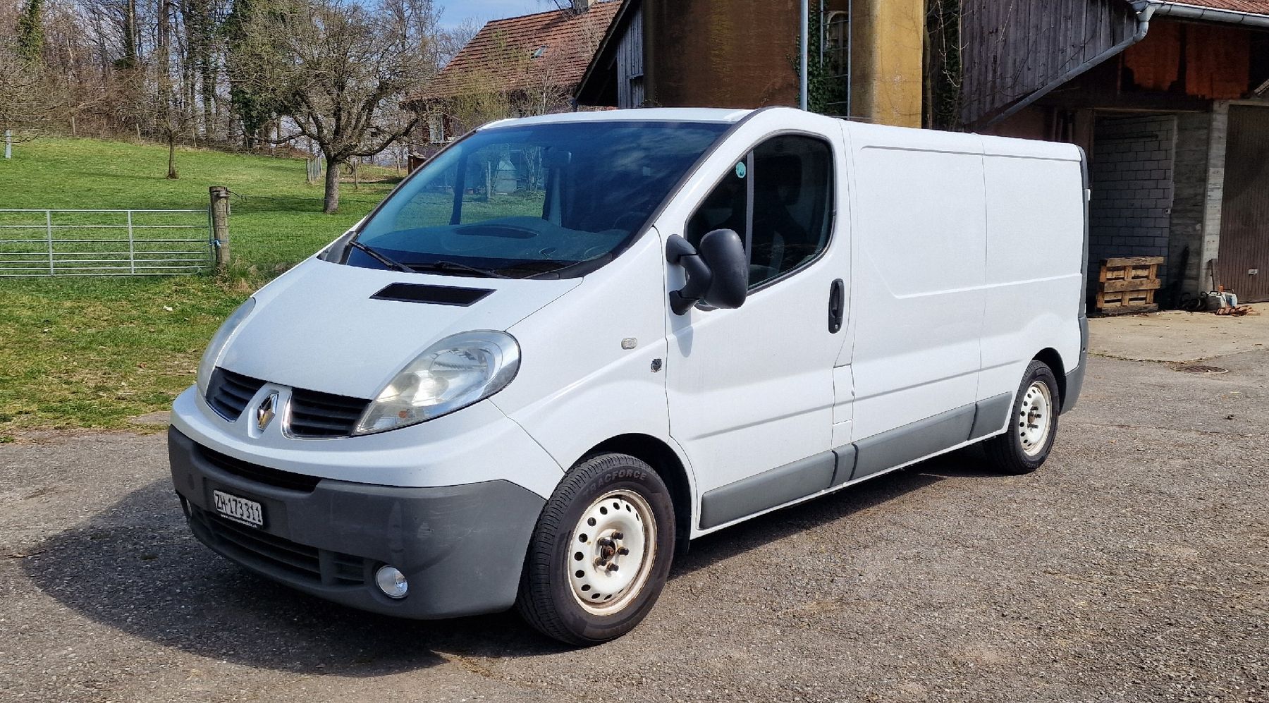 Veicoli commerciali: Renault Trafic 2.0l Diesel Langversion frisch ab MFK – Usato da Tagelswangen venduto da Axel_36