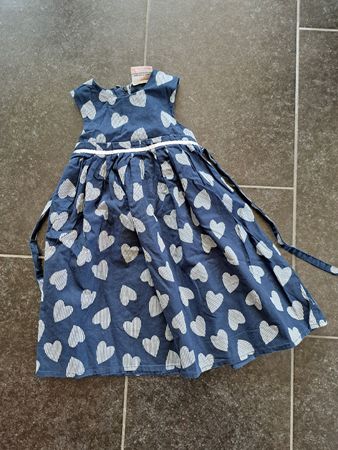 Hübsches Sommmerkleid mit Herzen, Grösse 98, Top Zustand!