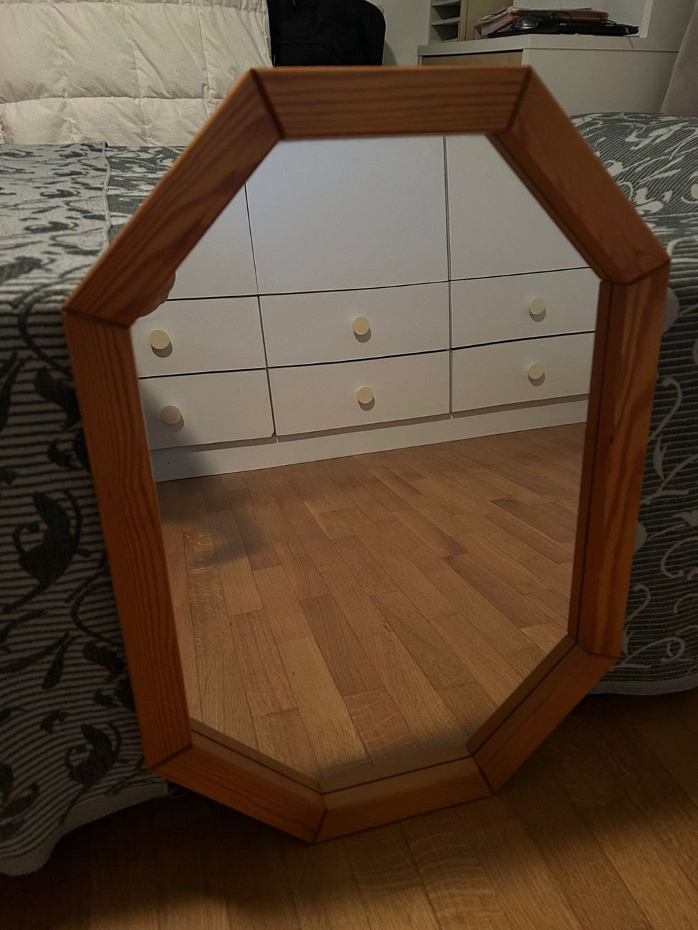 Specchi: Specchio ottagonale con cornice in legno 47x67,5 cm – Usato da Melano venduto da H-Sara