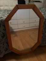 Specchio ottagonale con cornice in legno 47x67,5 cm