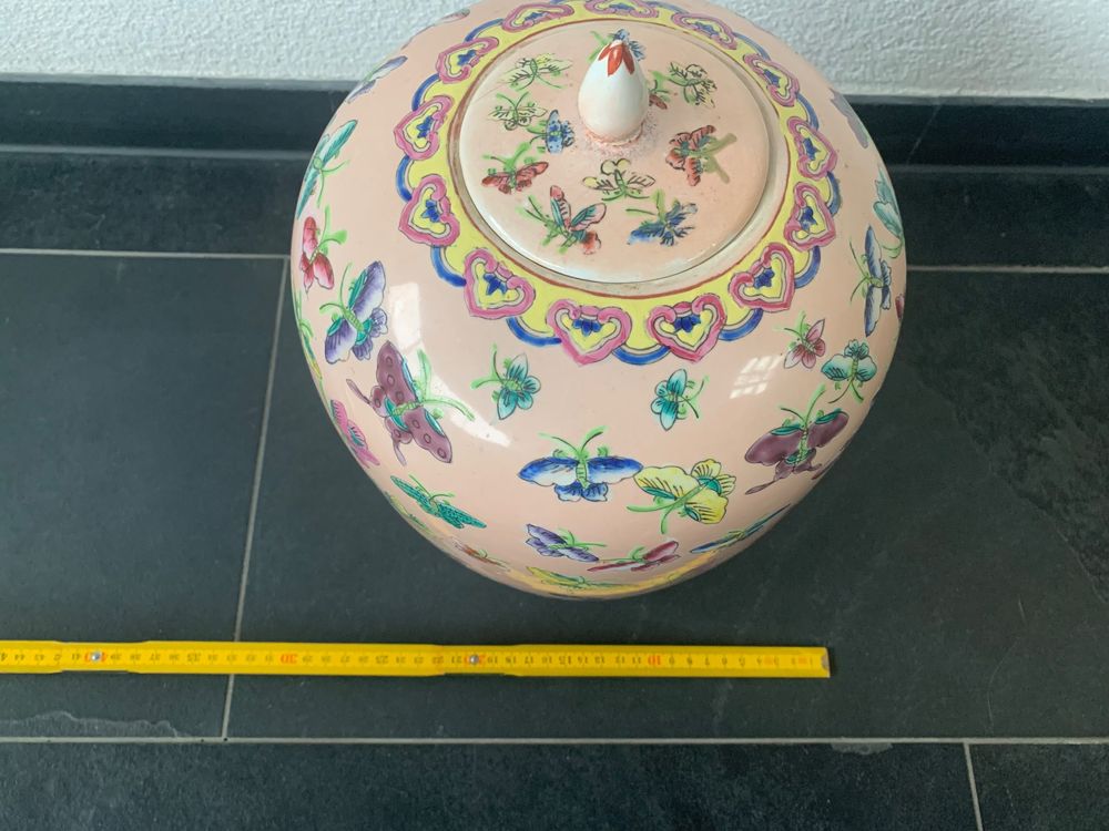 Grosse Vintage China Vase mit Deckel, Schmetterlings Design 4