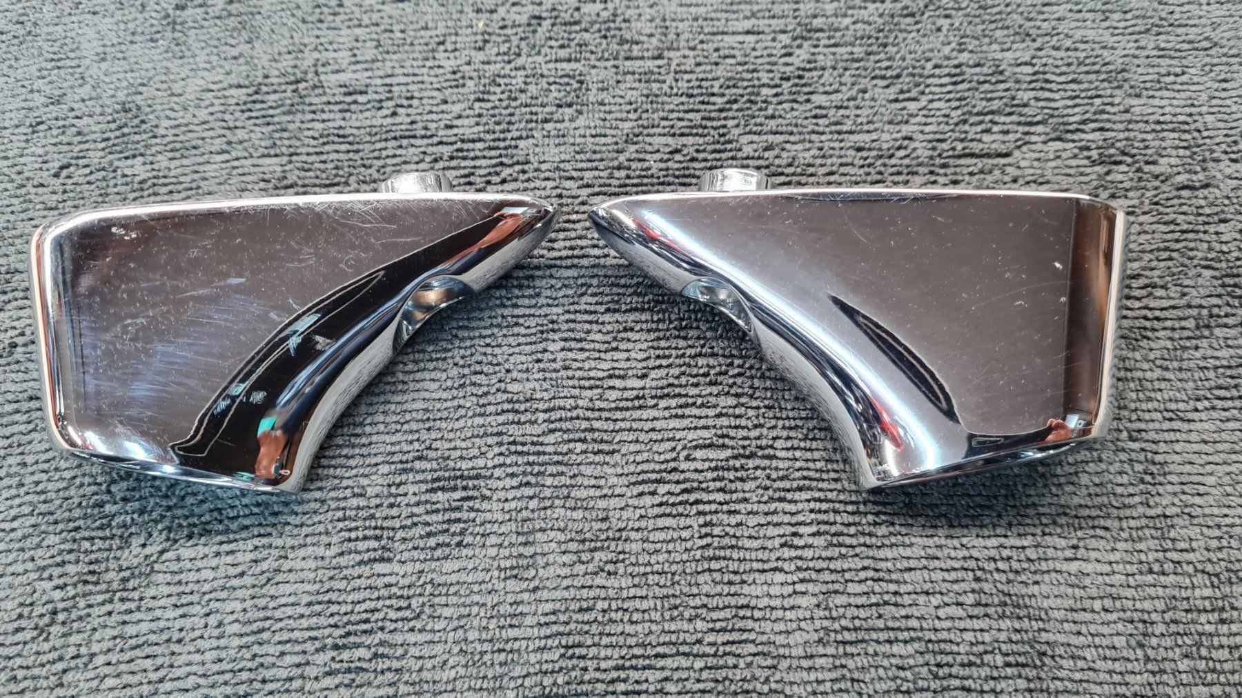 Touring: OEM Harley Road Glide Blinkerhalter Vorn – Usato da Wangen SZ venduto da mollosser 3