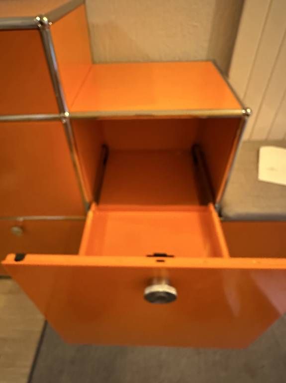 USM Cassettiere: USM orange - Garderobe oder Büro – Usato da Allenwinden venduto da gab_p7sr 3
