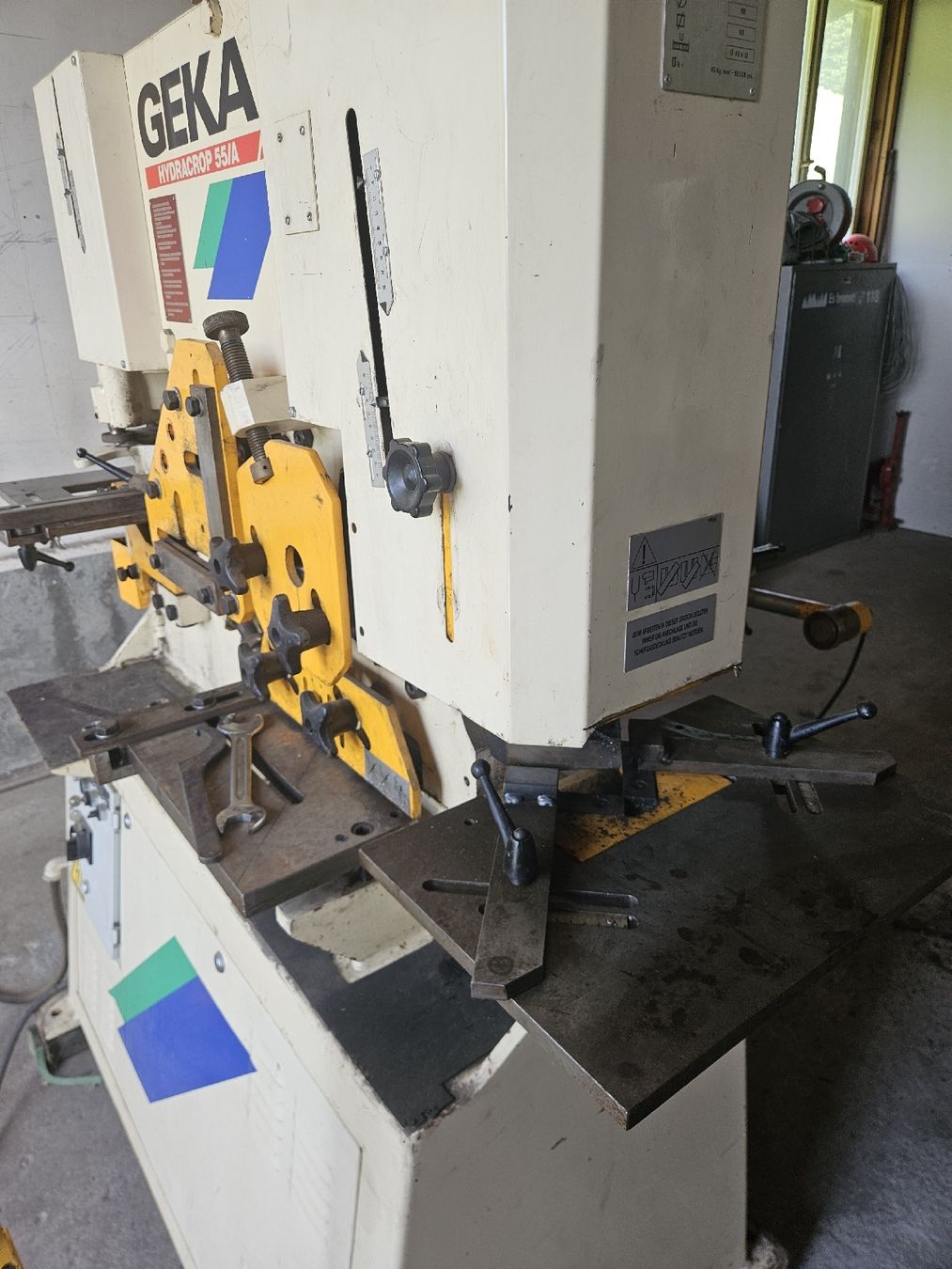 Tutte le macchine: Tafelschere/Stanzmaschine – Usato da Heiligkreuz (Mels) venduto da Chris.P 1